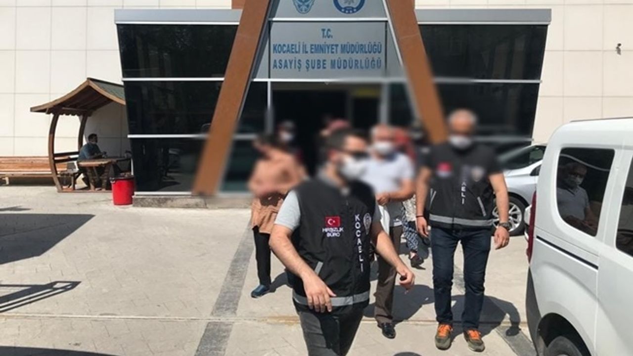 Girdikleri evden 10 bin liralık ziynet eşyası çalan zanlılar yakalandı!