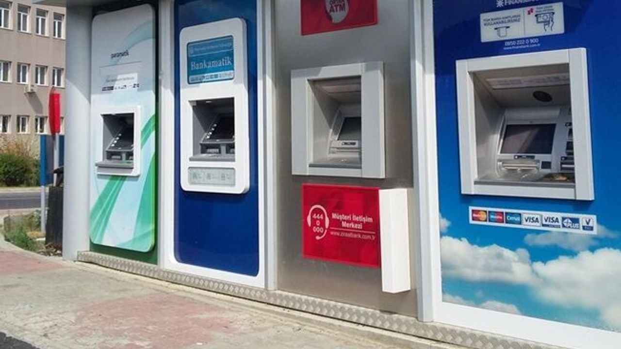 Bankamatik'teki Kadınların etek altı fotoğrafını çeken kişi yakalandı!