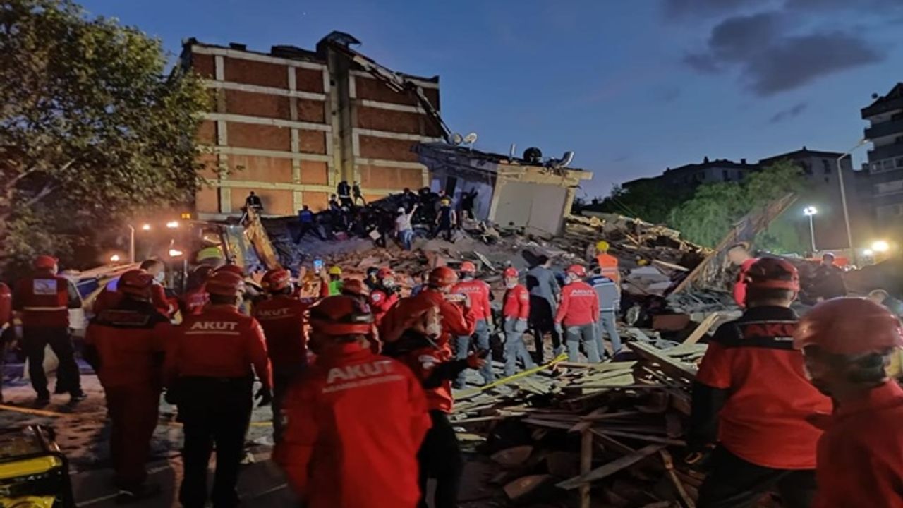 İzmir'deki depremde ölü sayısı 35'e yükseldi