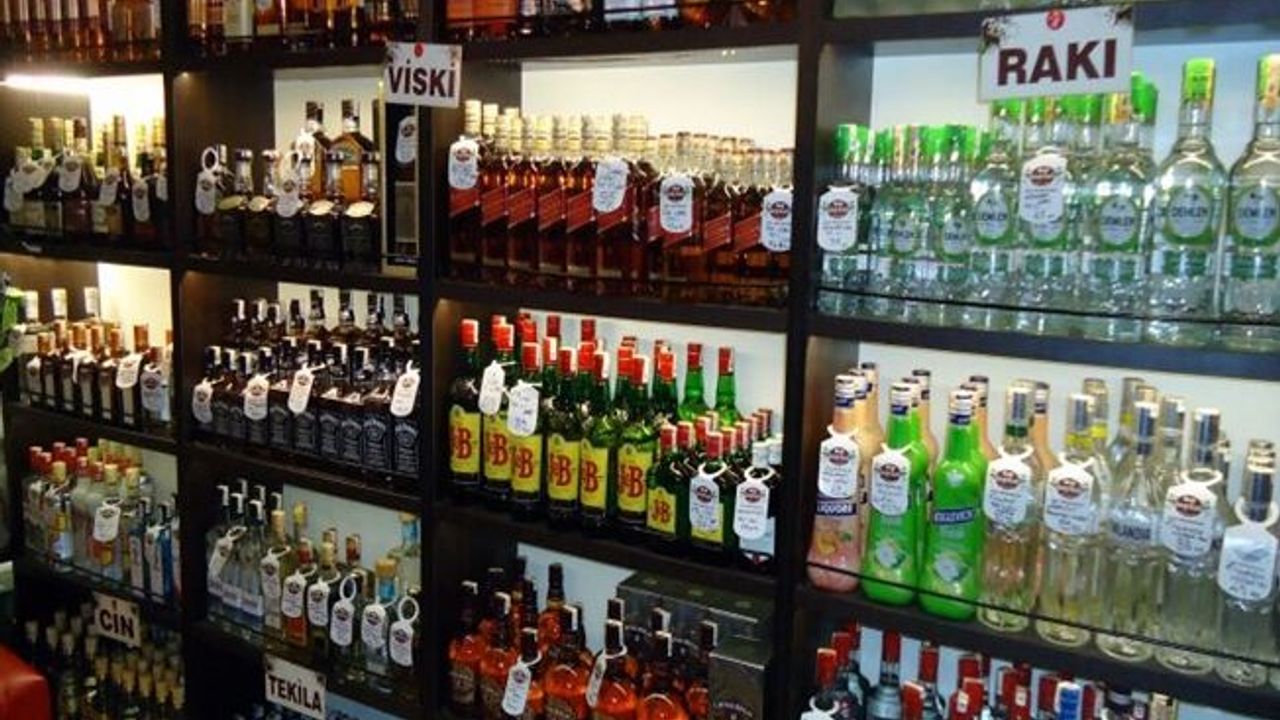 Saat 22.00'dan sonra içki satanlara 65 Bin lira ceza!