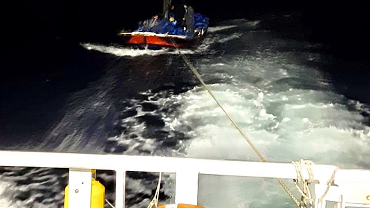 Darıca açıklarında motoru arızalanan tekne kurtarıldı!