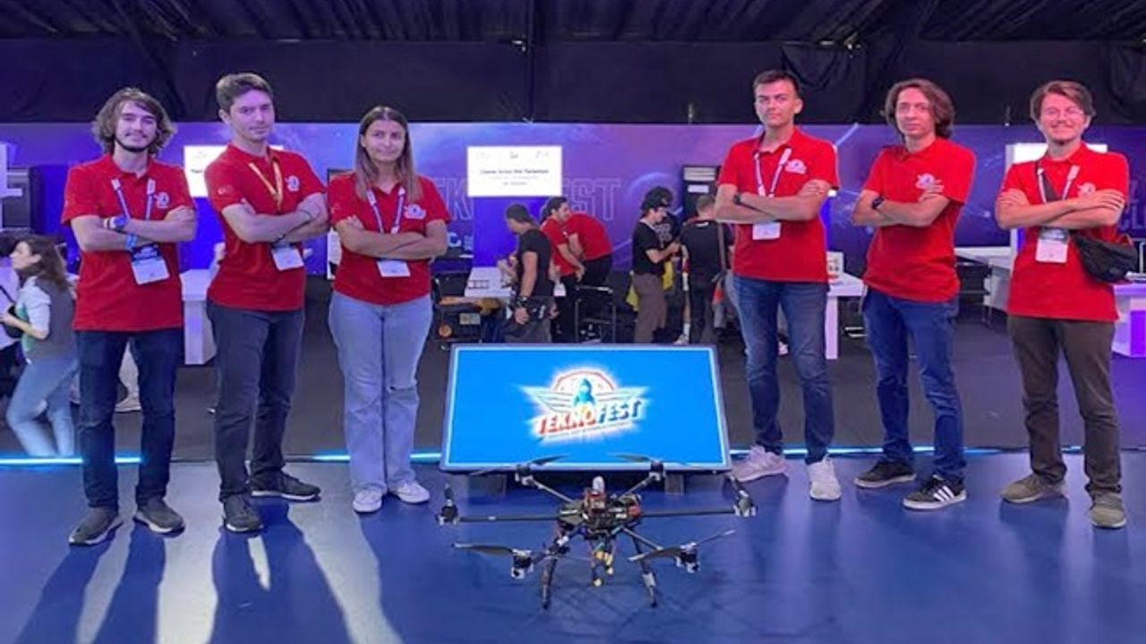 Büyükşehir’in E-Gençlik takımları Teknofest’e damga vurdu