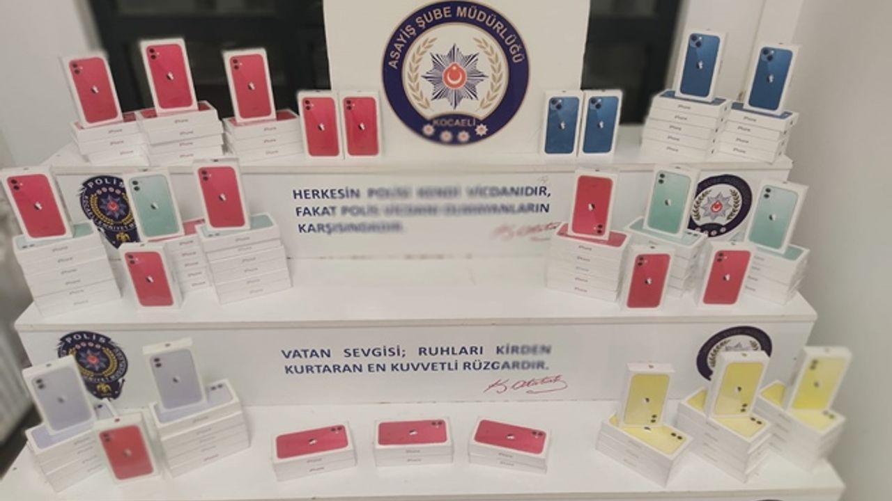 Çaldıkları telefonları ucuza satmak isteyen zanlılar yakalandı