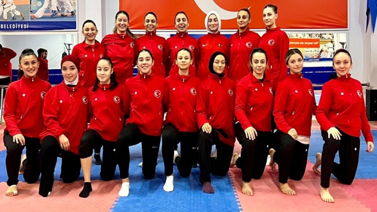 Kağıtsporlu kareteciler dünyanın altın organizasyonunda