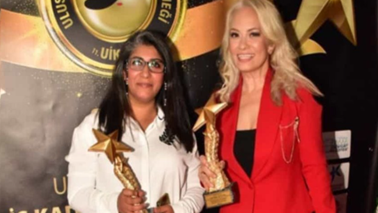 Gazeteciler Dilek Bozkurt ve Müge Yücetürk’e UİKAD’tan ödül