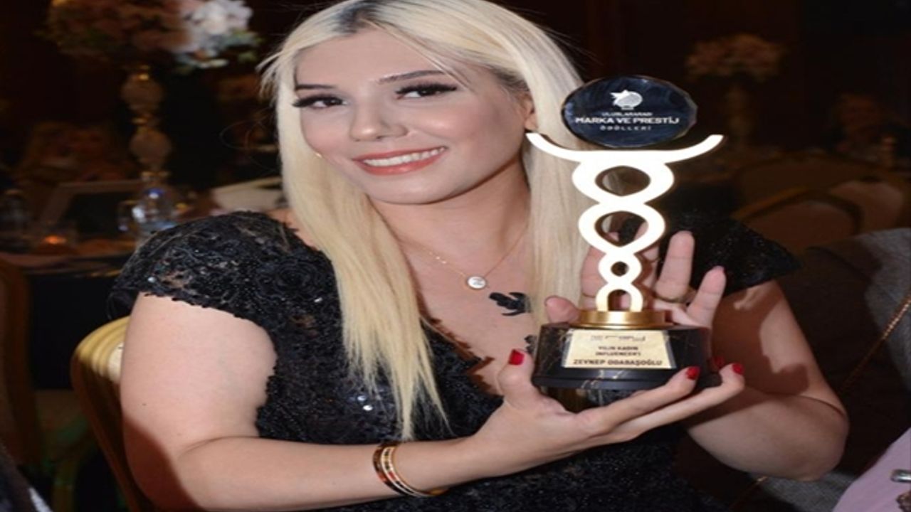Zeynep Odabaşoğlu: 7. ödülümü çocuklarım, ailem ve tüm kadınlar  adına aldım