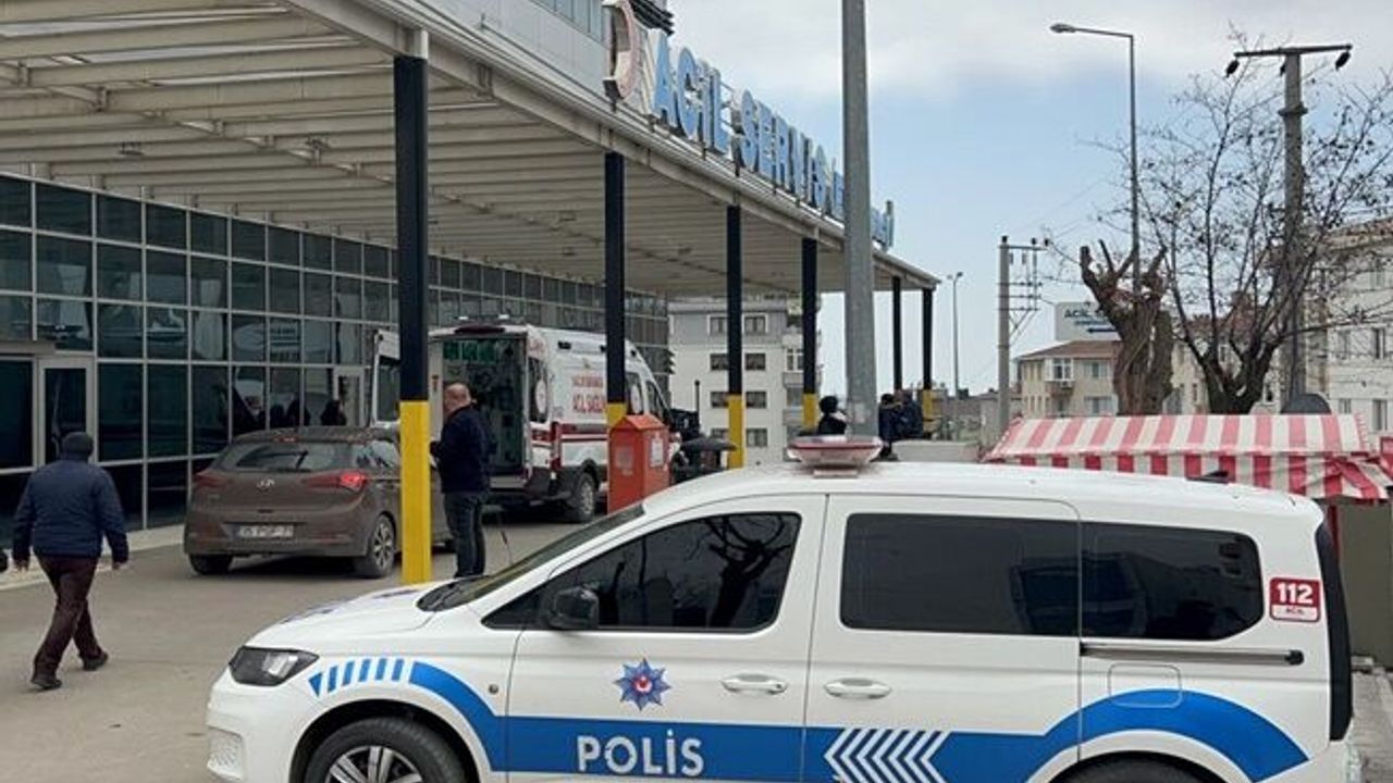 Kargo midibüsü ile işçi servisi çarpıştı 4 yaralı