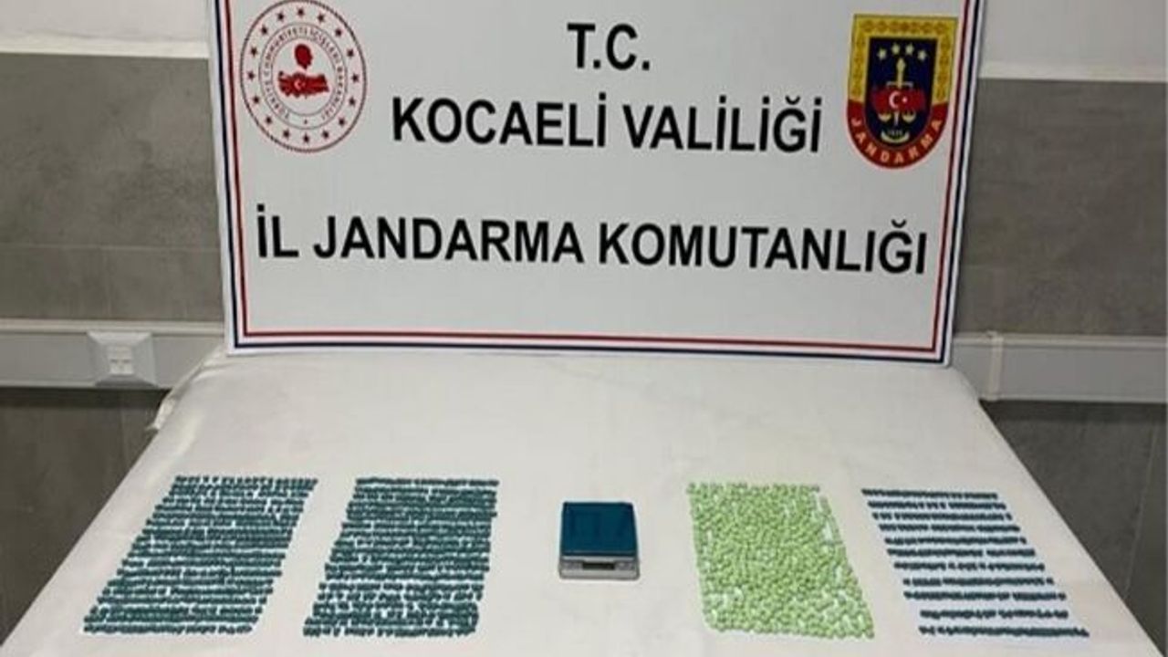 Kocaeli'de iş yerinde bin 678 tane uyuşturucu hap ele geçirildi