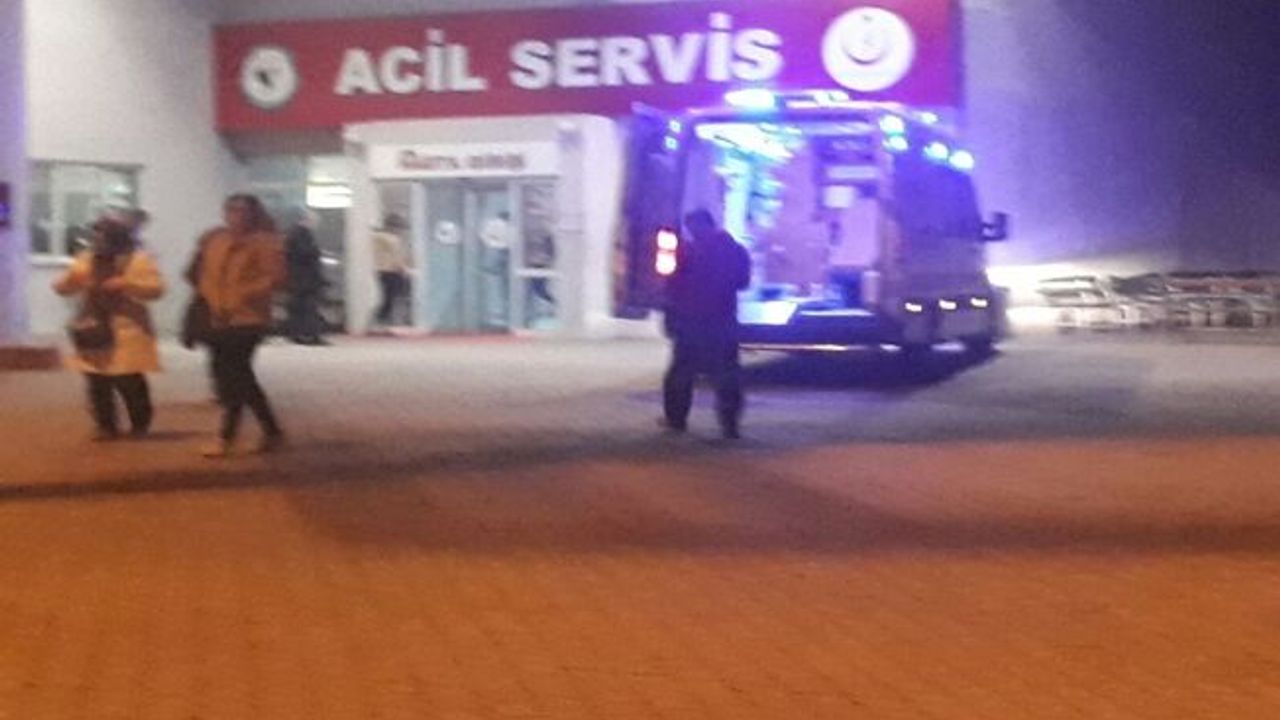 Yasak saatte alkol almaya çalışan kişiler kavga çıkarttı; 2 yaralı!