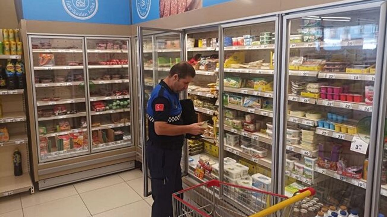 Büyükşehir Zabıtası tarihi geçmiş ürünlere el koydu