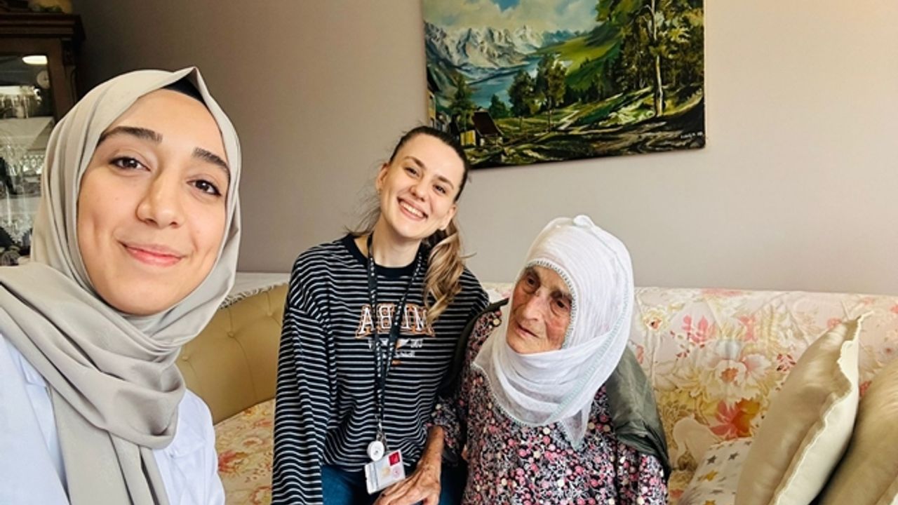 Cumhuriyetin 100.yılında YAŞAM Ekiplerimiz’den 100 Yaş Üstü Vatandaşlarımıza Ziyaret