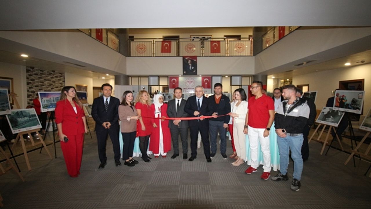 Sağlıkçılar'dan Cumhuriyet'e Özel Sergi