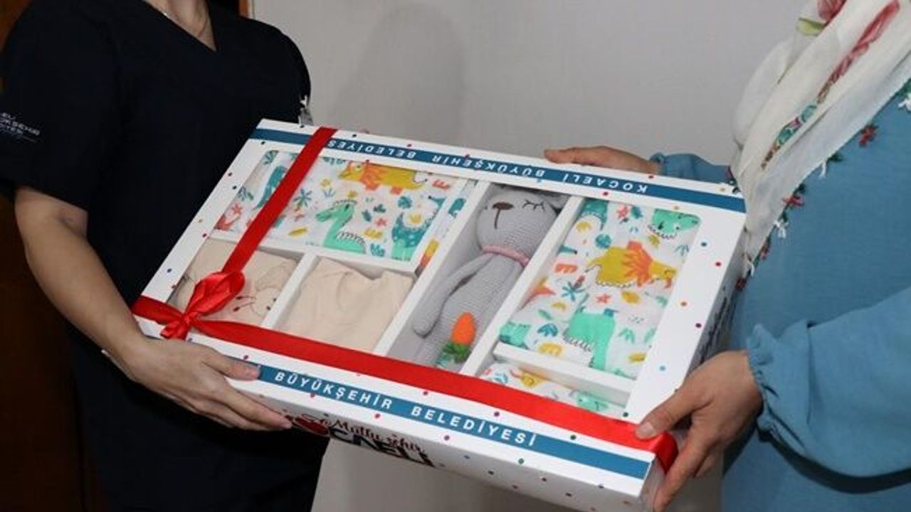 Büyükşehir anne ve anne adaylarının yanında