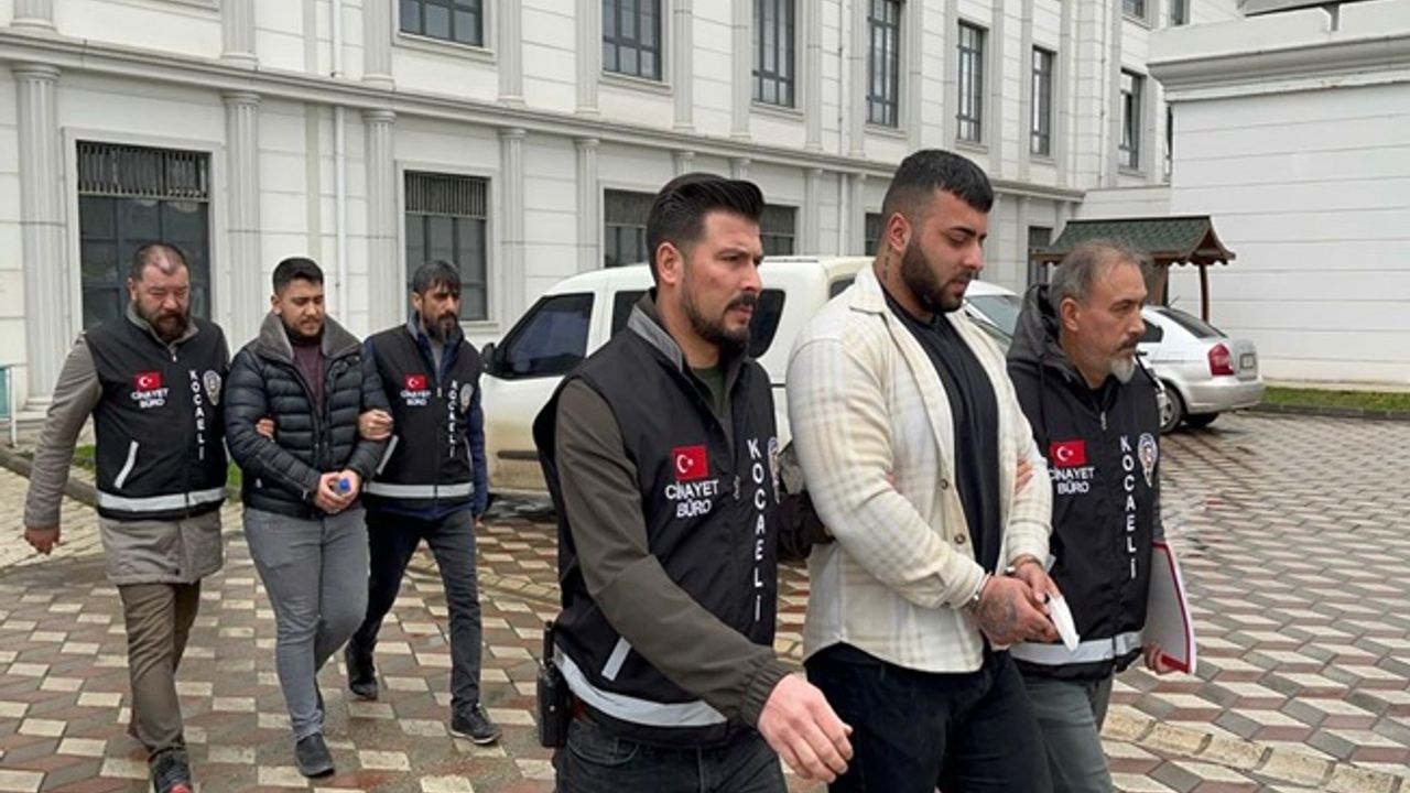 Derince'de sahilde işlenen cinayetle ilgili 3 kişi tutuklandı