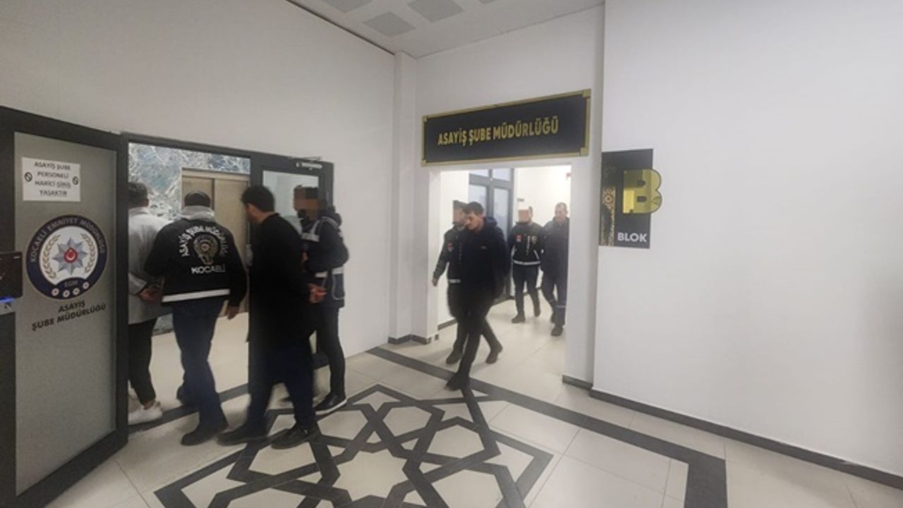 Kartepe' de Fabrikadan makineleri çalanlardan  2 zanlı tutuklandı!