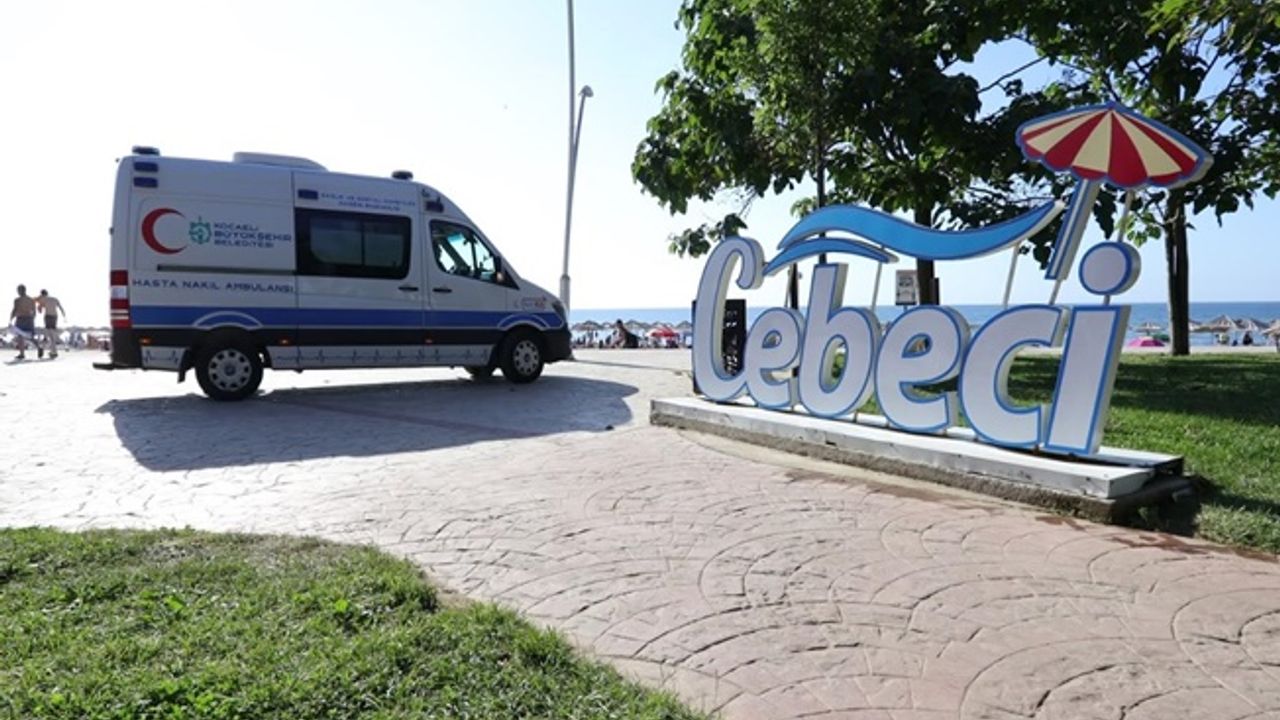 Mavi ambulanslar sağlık için mekik dokudu
