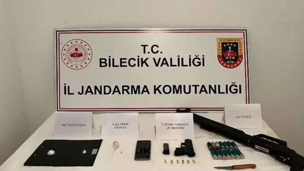 Dur ihtarına uymayan araçta uyuşturucu madde ele geçirildi
