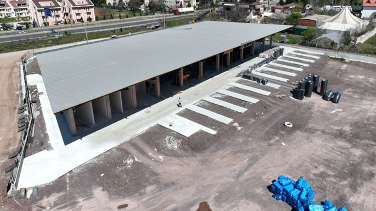 Karamürsel terminal binasında çatı imalatı tamam