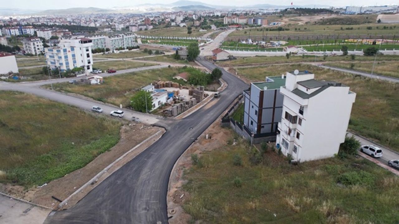Çayırova Millet Bahçesi’nin çevre yolları asfaltlanıyor