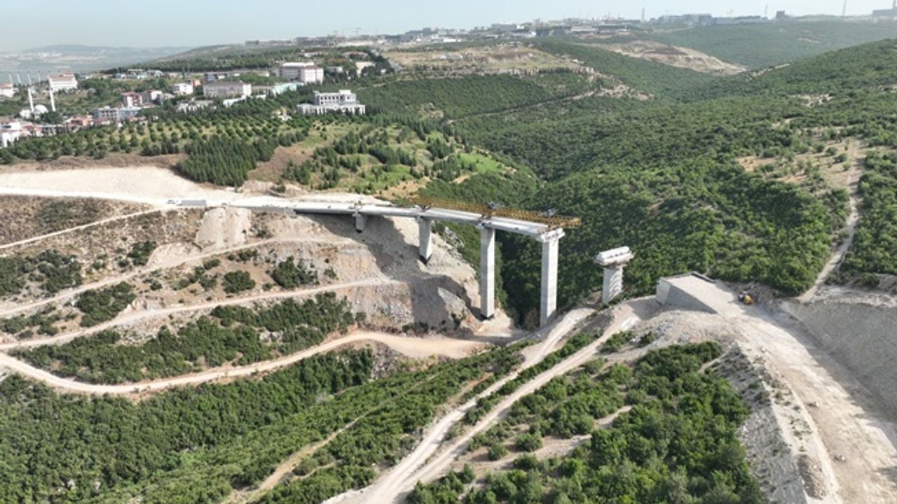 Dilovası Hastane Yolu’nda 40 kirişin montajı tamam