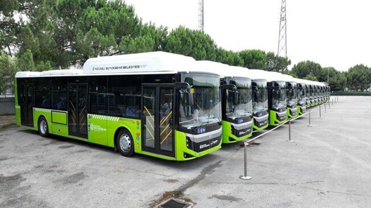 Büyükşehir’in 20 yeni otobüsü teslim edildi