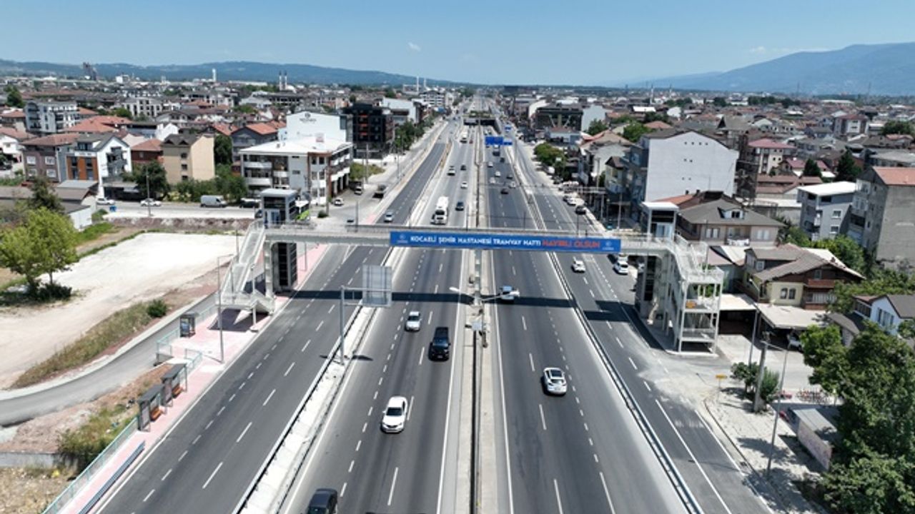 D-100 üzerindeki yaya üstgeçidi tamamlandı