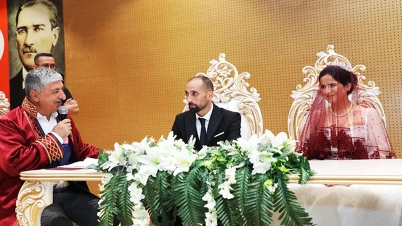 Başkan Ömeroğlu çiftlerin mutlu gününde de yanında