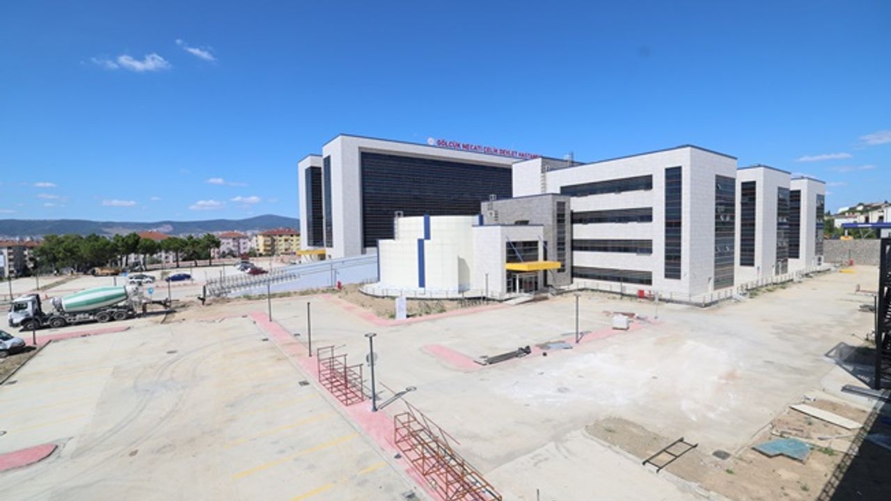 Yeni hastaneye çevre düzenlemesi ve kavşak