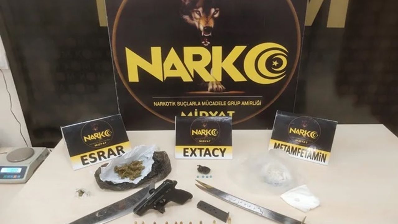 Mardin emniyetinden zehir tacirlerine ve silah kaçakçılarına operasyon: 3 gözaltı