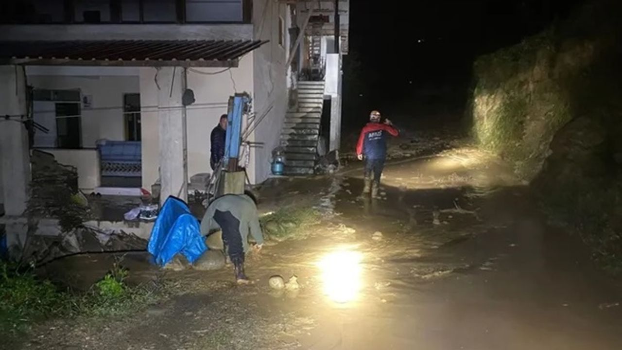 Rize'de heyelan riskinden dolayı 16 konuta tedbiren tahliye