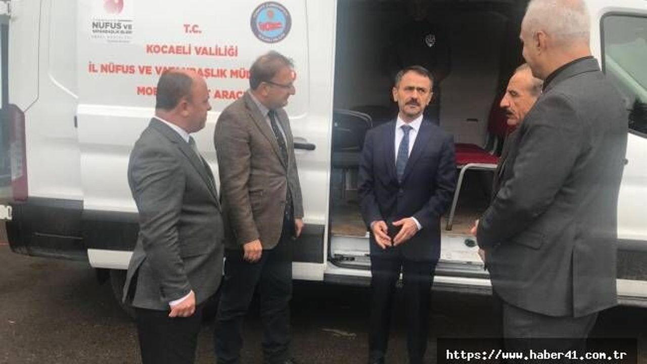 Vali Aktaş, İl Nüfus ve Vatandaşlık Müdürlüğü Mobil Hizmet Aracını Ziyaret Ederek Bilgi Aldı