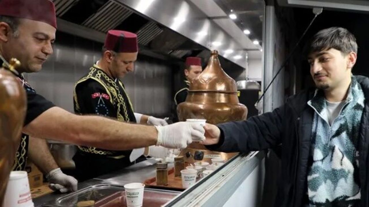 Konya'da Şeb-i Arus'a özel Karatay'dan sahlep ikramı