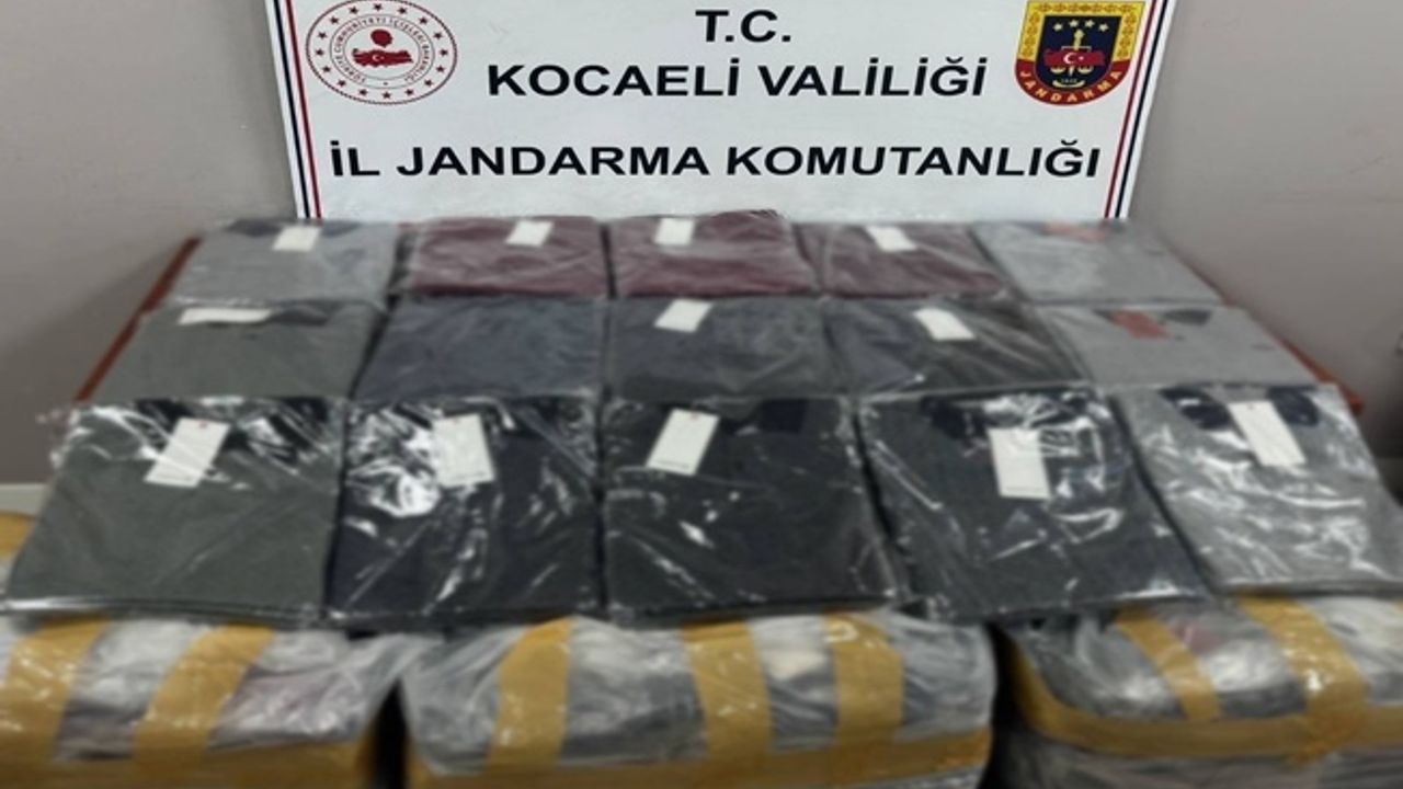 Jandarma binlerce adet sahte giyim malzemesi ele geçirdi!