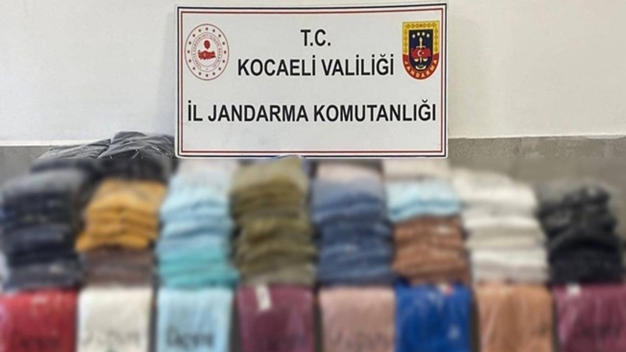 Ünlü markalara ait sahte giyim malzemesi ele geçirildi