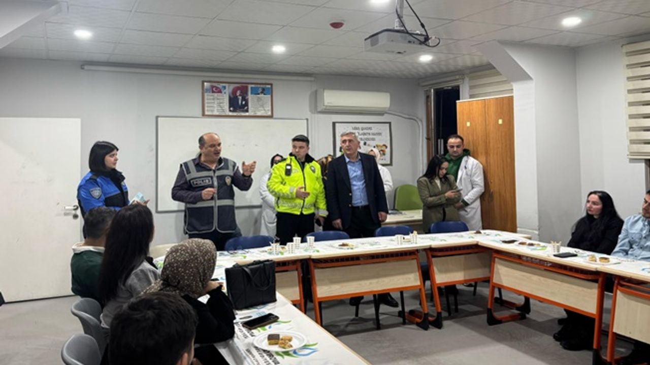 Çayırovalı veliler, dolandırıcılığa karşı bilgilendiriliyor
