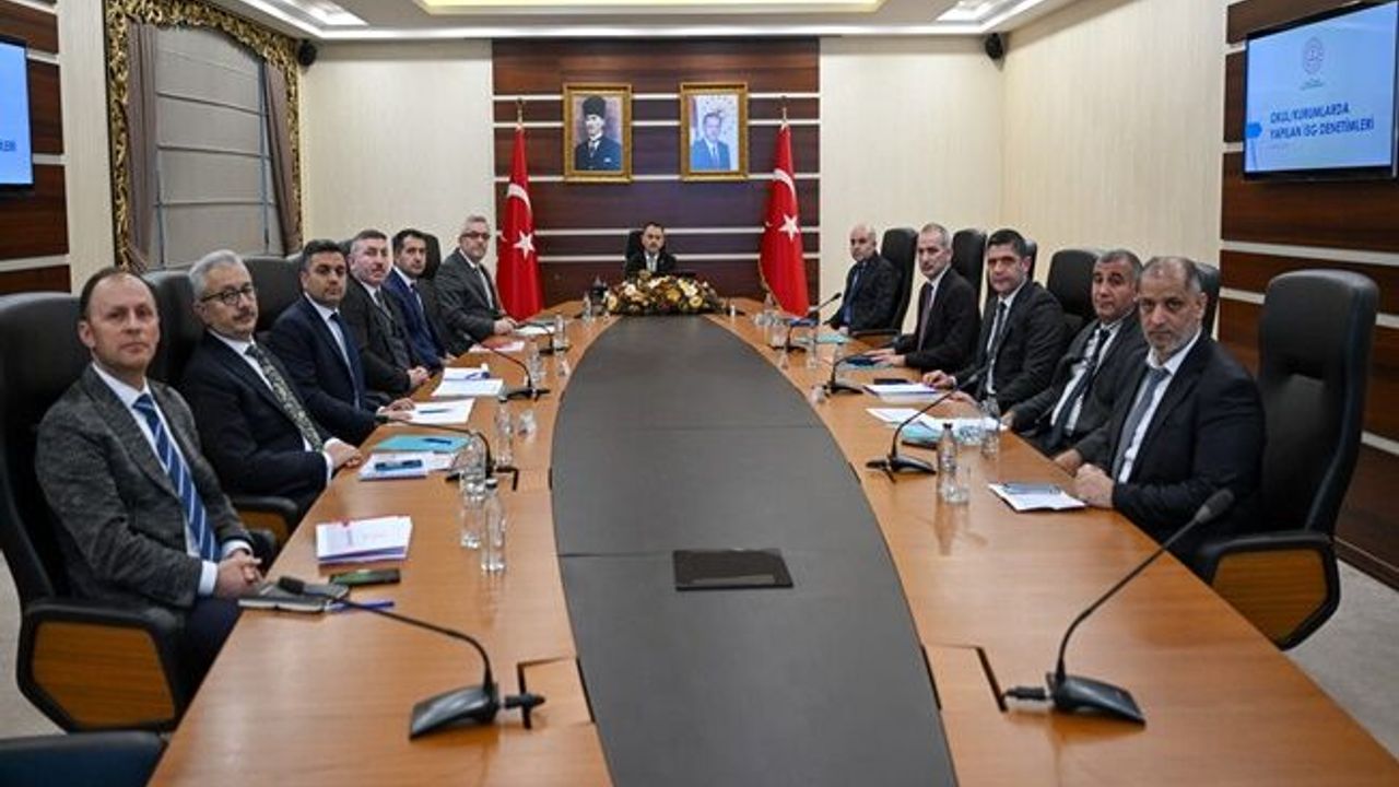 Vali İlhami Aktaş, İl Müdürleri ile Toplantı Gerçekleştirdi