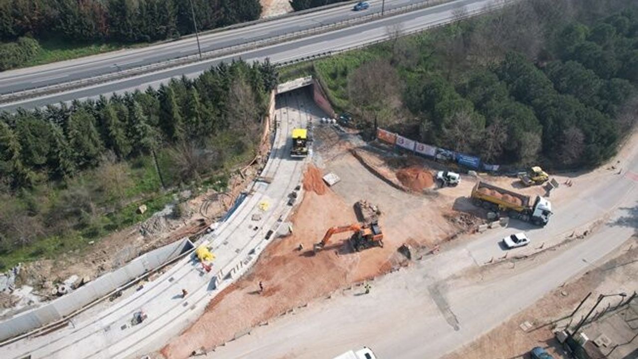Büyükşehir, trafiğe kapatılan menfezde çalışmalarını tamamladı