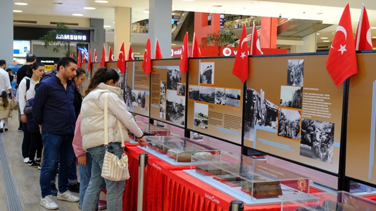 ÇANAKKALE SERGİSİ, GEBZE CENTER’DA ZİYARETÇİLERİYLE BULUŞTU