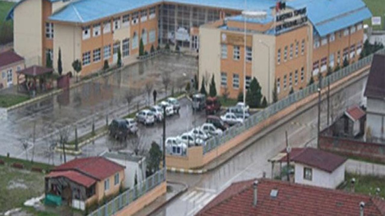 Kocaeli’deki o okulun  müdür ve yardımcısı görevden alındı!