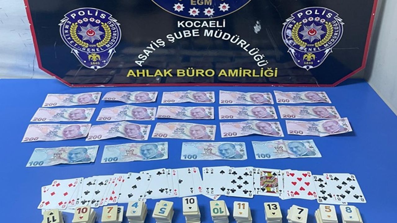 Körfez ilçesinde kahvehanelere kumar baskını!