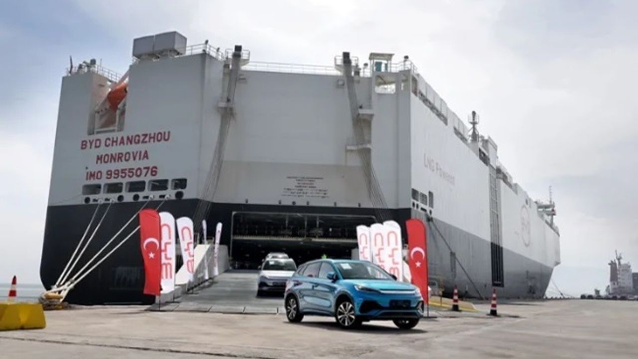 BYD’nin 7 bin araçlık gemisi Derince limanında