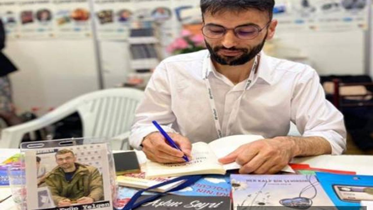 Darıcalı Yazar Eyüp Yelgen'den Çocuklar İçin Anlamlı İmza Günü