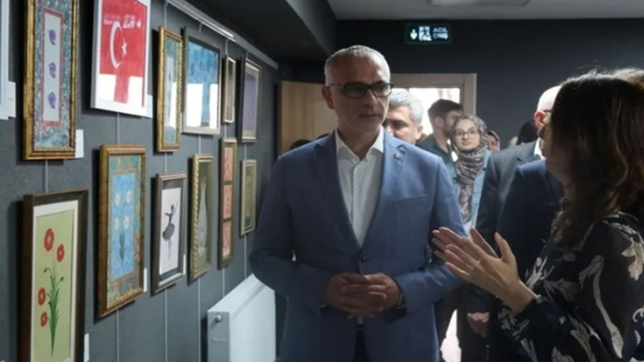 Kocaeli'de sanatseverlere yıl sonu sergisi