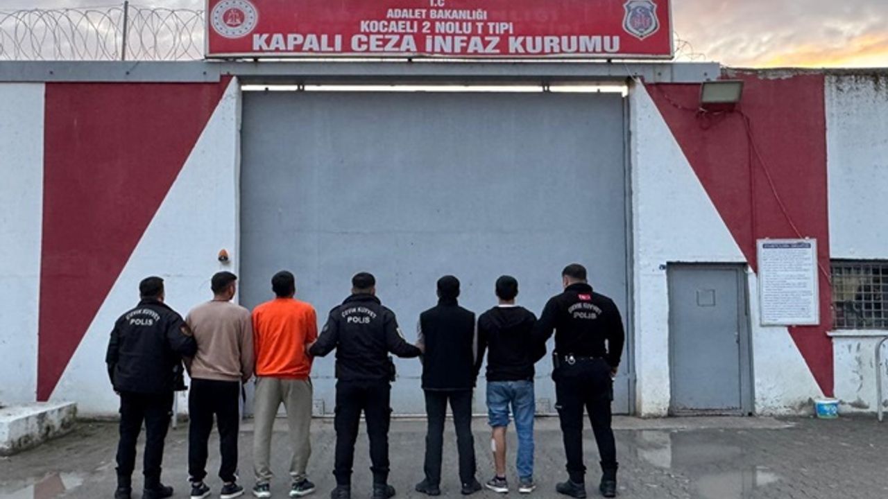 Sanayi Bölgesine Hırsızlık Baskını! Güvenlik Lastiklere Ateş Açtı, 5 Şüpheli Yakalandı