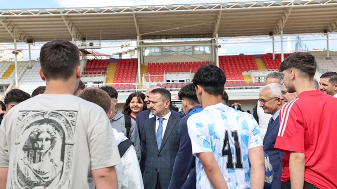 Vali İlhami Aktaş’tan Gebze’de Spor Tesislerine Ziyaret