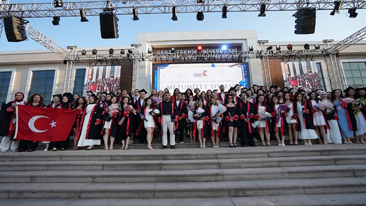 GTÜ 2024-2025 Akademik Yılı Mezuniyet Töreni Görkemli Bir Etkinlikle Gerçekleştirildi