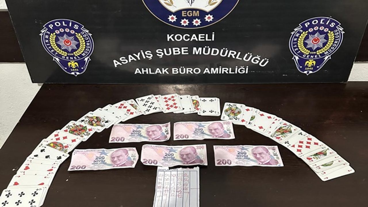 Karamürsel’de Kahvehaneye Kumar Baskını: 1 Kişi Hakkında Adli İşlem, 3 Kişiye Ceza