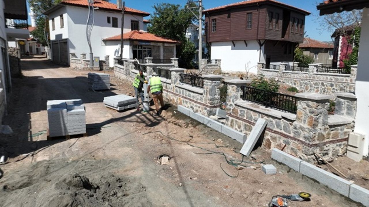 Dilovası’nda Tarihi Doku Korunarak Çalışmalar Sürüyor