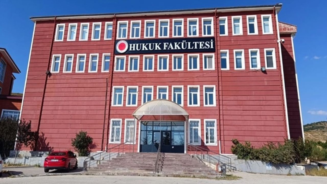 Hukuk fakültelerine girişte başarı sıralaması barajı güncellendi