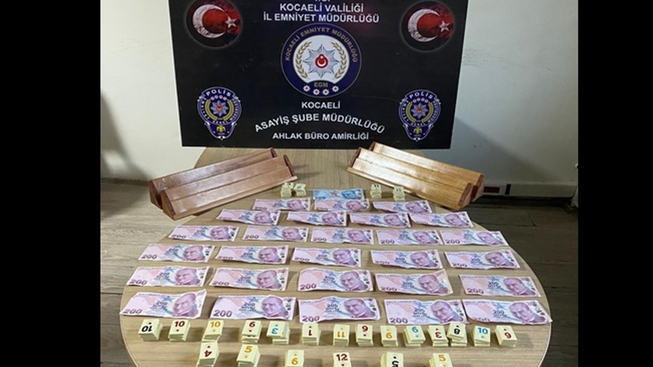 İzmit’te kumar baskını: 4 kişiye 36 bin 988 TL ceza